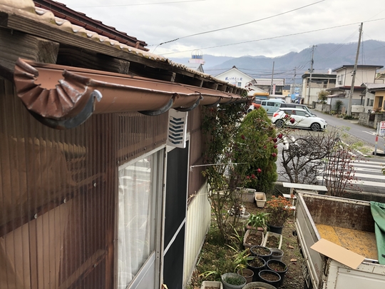 福島県会津若松市のご自宅で、雪によって傾いてしまった雨樋を火災保険申請した事例