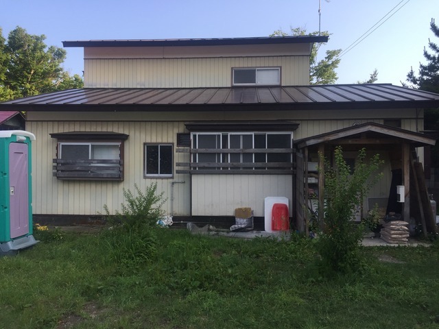 会津猪苗代町で中古住宅を購入後、間取り変更や断熱材交換をして自然素材を多く使用したリノベーション