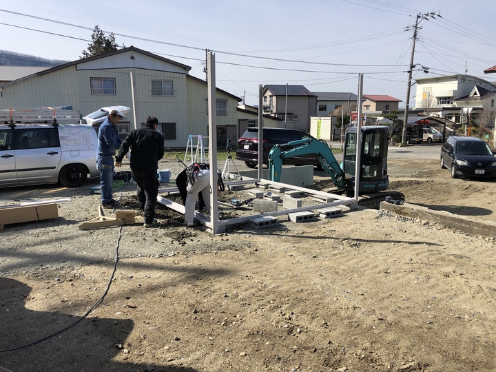福島県耶麻郡猪苗代町のお家でタイヤやバイクを保管できる物置を設置したエクステリアリフォーム事例