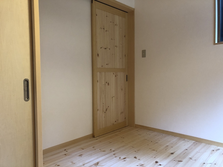 福島県耶麻郡猪苗代町のお家で寝室を増築して無垢材を使った自然素材リフォーム