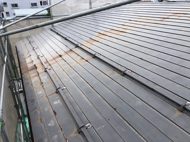 福島県会津若松市のご自宅で、屋根を新しく塗替えした外装リフォーム事例