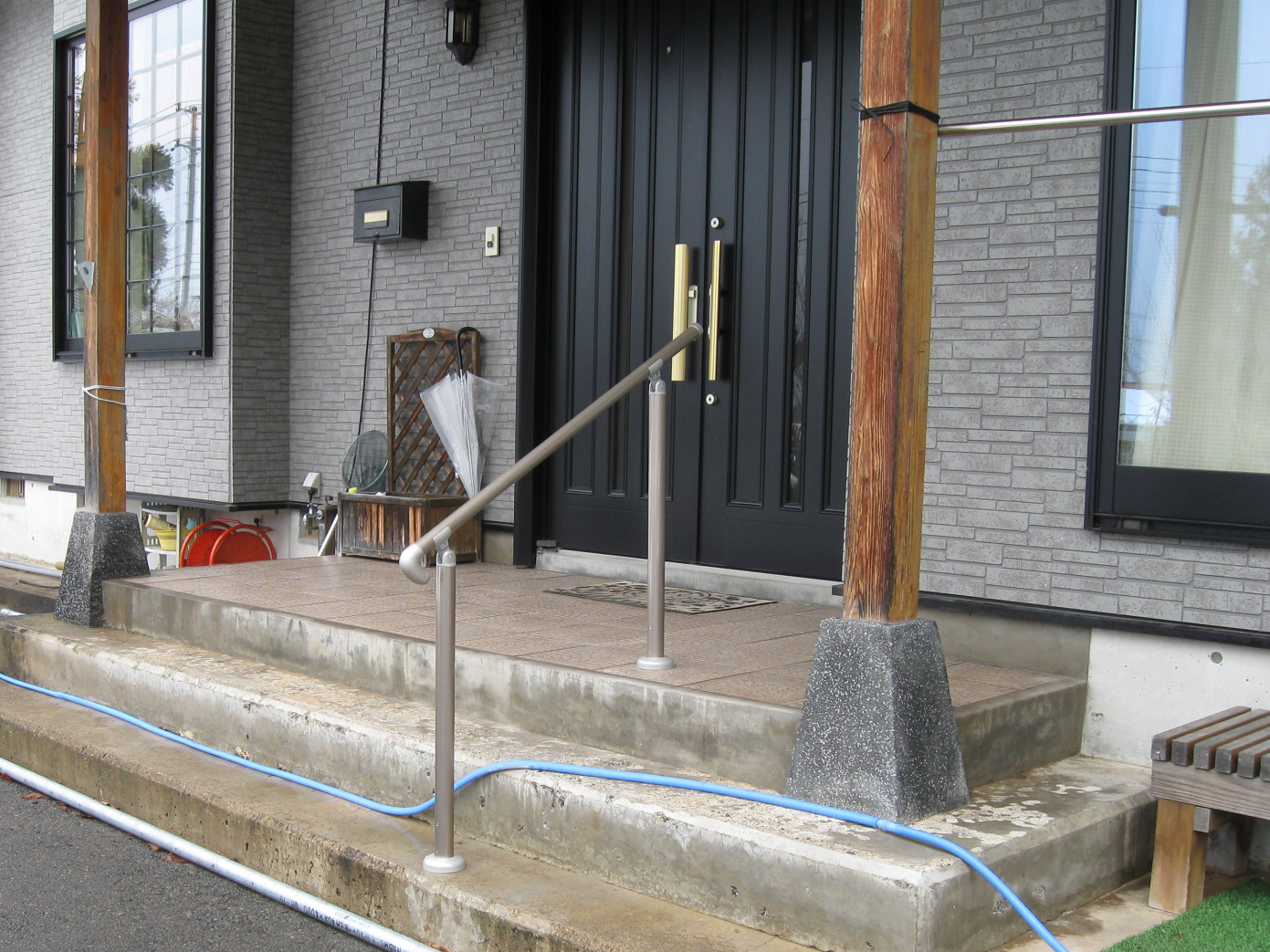 福島県耶麻郡猪苗代町の住宅で、手摺を設置したリフォーム事例